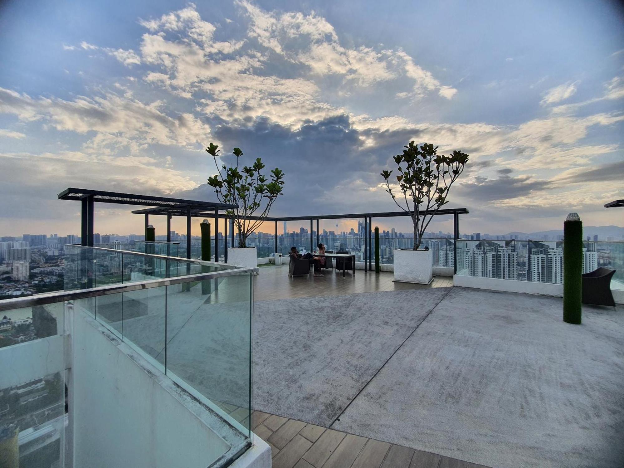 Reizz Residence By Luxury Suites Kuala Lumpur Exterior foto
